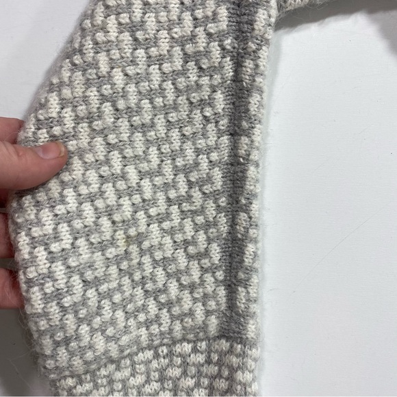 Novica Gray & White Alpaca Wool Blend Woman’s Open Front Soft Sweater Size S/M - Picture 5 of 12